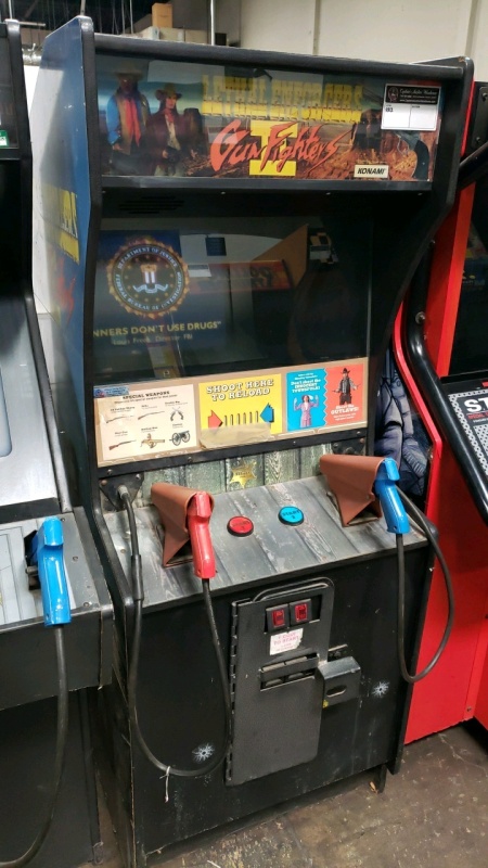 LETHAL ENFORCERS II THE GUNFIGHTERS KONAMI ARCADE GAME