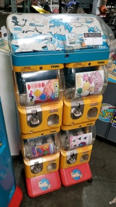 TOMY GACHA DUAL COLUMN CAPSULE VENDING MACHINE #1