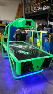 BLACK HOLE DYNAMO AIR HOCKEY TABLE W/ OVERHEAD SCORING