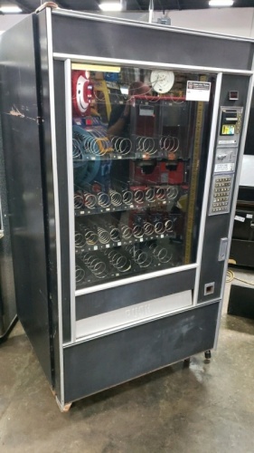 SPIRAL VENDING SNACK MACHINE