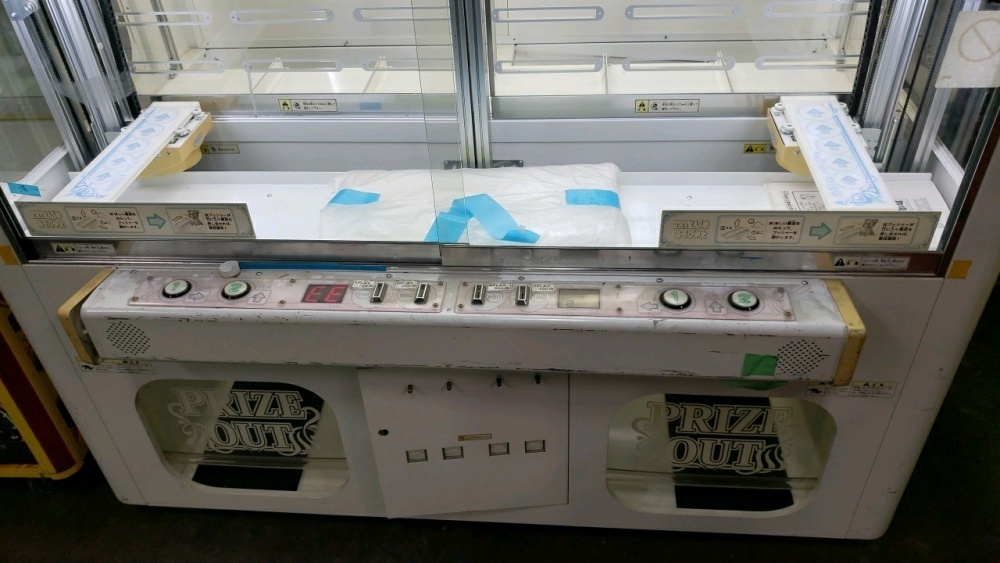 60 TETRAS FANCY PUSHER PRIZE MERCHANDISER MACHINE JAPAN