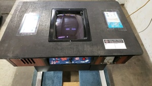 PLANET WAR COCKTAIL TABLE ARCADE GAME