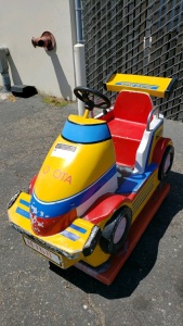 KIDDIE RIDE RACE CAR