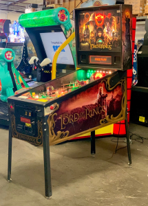 LORD OF THE RINGS PINBALL MACHINE STERN