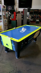 AIR HOCKEY DYNAMO MINI HOT FLASH W/ TABLE SCORING