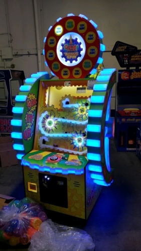 GEAR IT UP! PRIZE REDEMPTION/TICKET REDEMPTION ARCADE GAME