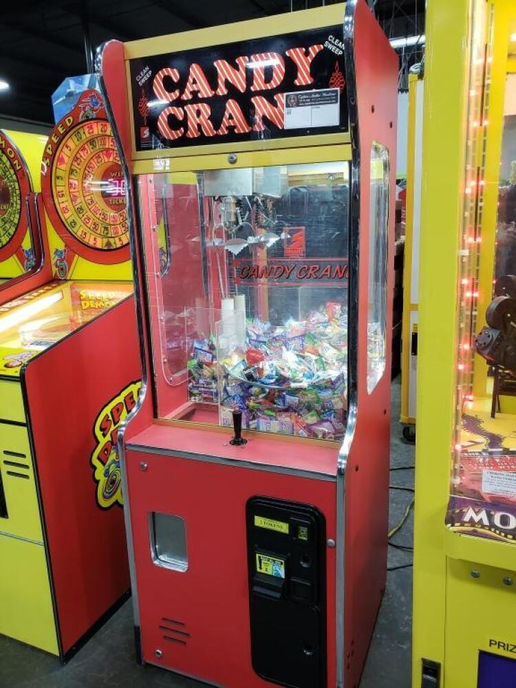 CANDY CRANE RED CLEAN SWEEP CRANE MACHINE
