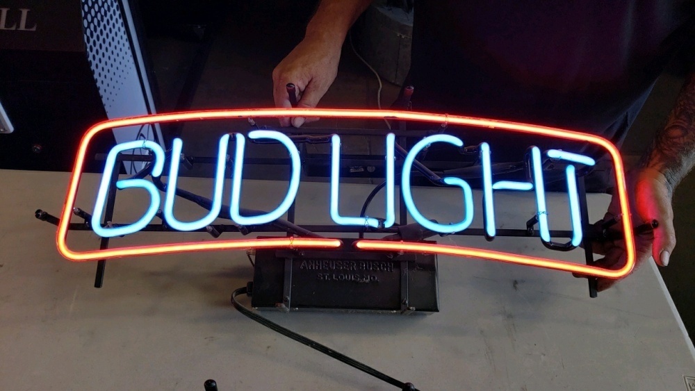 BUD LIGHT ビンテージ ネオンライト Bud Light On Tap Neon Sign from Mt. Vernon maker Pickup in