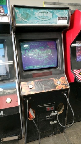 TROPHY HUNTING BEAR & MOOSE UPRIGHT ARCADE GAME