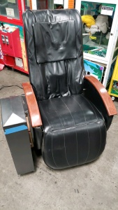 MASSAGE CHAIR OZIO CURRENCY OPERATED BACK RUBBER