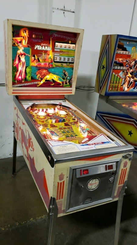 PYRAMID PINBALL MACHINE GOTTLIEB 1978