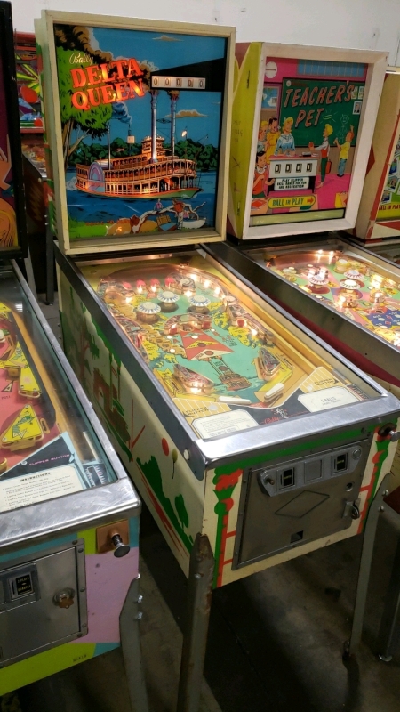 DELTA QUEEN CLASSIC PINBALL MACHINE BALLY 1974