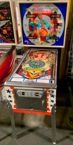 FREEDOM SOLID STATE PINBALL MACHINE BALLY 1976