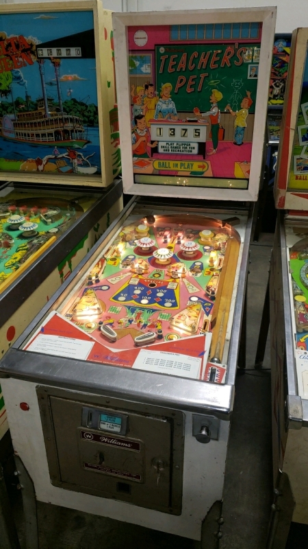 TEACHER'S PET PINBALL MACHINE WILLIAMS 1965